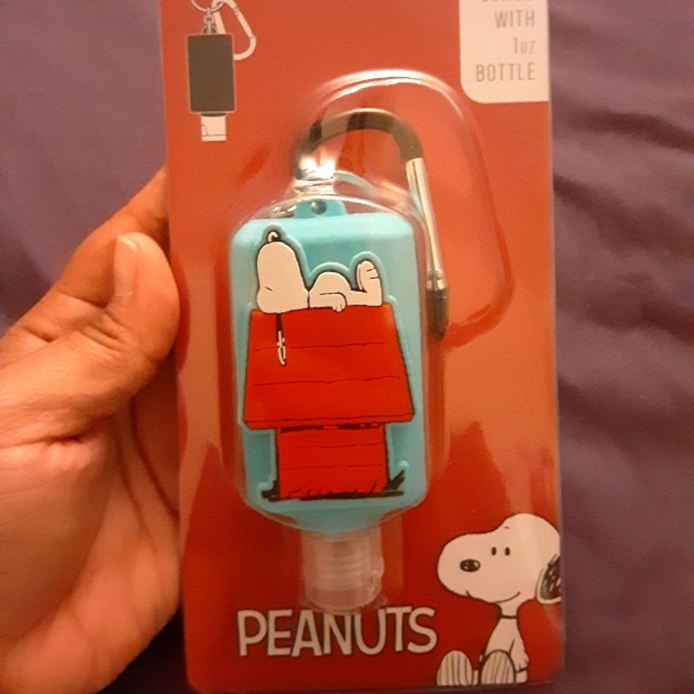 Peanuts Snoopy bottle keychain